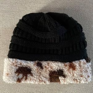Súper cute cow print beanie